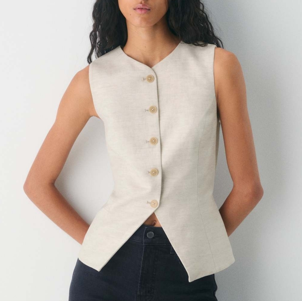 Aritzia Sleeveless Cream Button-Front Vest